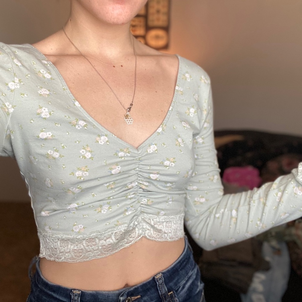 Cropped Floral Long-sleeve